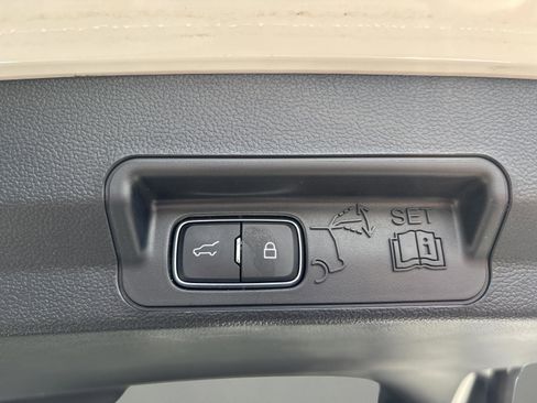 Used 2023 Ford Explorer XLT w/ Equipment Group 202A AWD/4WD image 11
