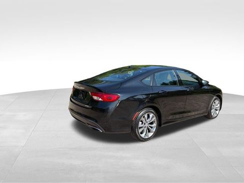Used 2015 Chrysler 200 S FWD image 3