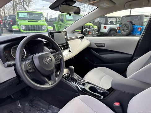 Used 2022 Toyota Corolla LE image 12