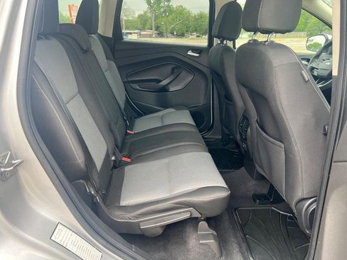 Used 2017 Ford Escape SE image 11