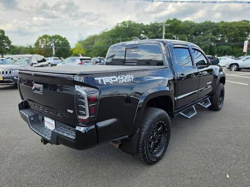 Used 2022 Toyota Tacoma TRD Sport AWD/4WD image 7