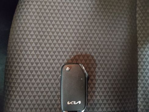 Used 2024 Kia Soul LX image 32