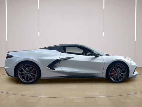 Used 2026 Chevrolet Corvette Stingray Premium Conv w/ Z51 Performance Package RWD image 8