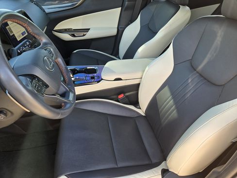 Used 2024 Lexus NX 250 FWD w/ Towing Package (2000 Lbs) image 6