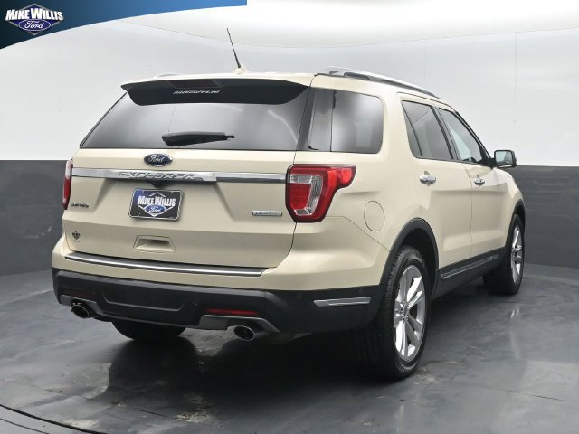 Used 2018 Ford Explorer Limited w/ Equipment Group 301A FWD image 7