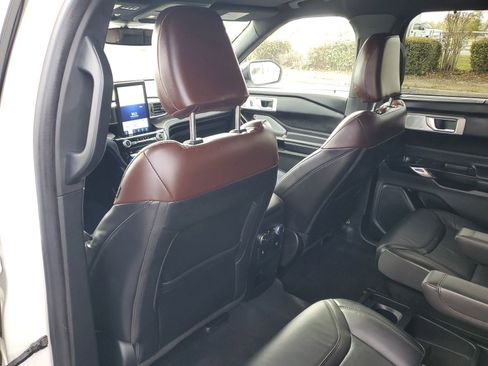 Used 2021 Ford Explorer Platinum w/ Equipment Group 601A image 11