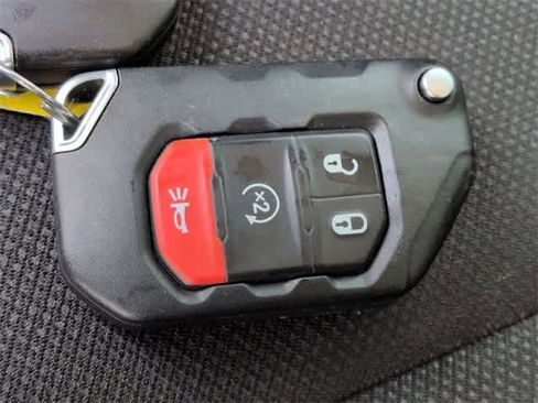 Used 2022 Jeep Wrangler Unlimited Sahara w/ Cold Weather Group image 36