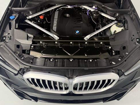 Used 2026 BMW X5 xDrive40i w/ M Sport Package image 8