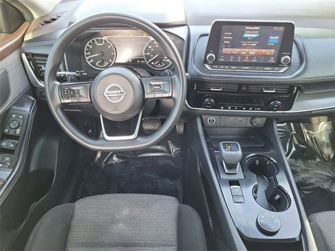 Used 2021 Nissan Rogue SV image 26