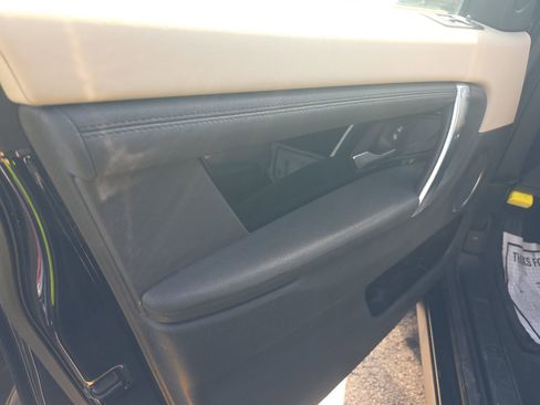 Used 2020 Land Rover Discovery Sport S image 11