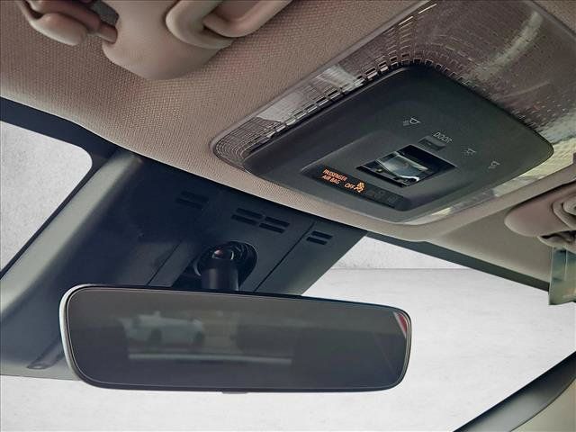 Used 2025 Toyota Prius LE FWD image 21