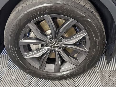 Used 2022 Volkswagen Tiguan SE FWD image 8
