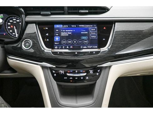 Used 2020 Cadillac XT6 Premium Luxury AWD/4WD image 17