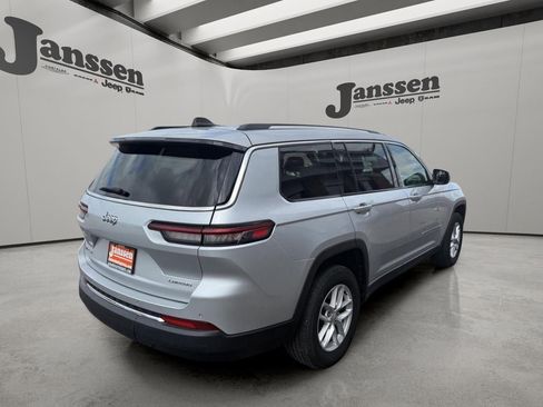 Used 2023 Jeep Grand Cherokee L Laredo image 4