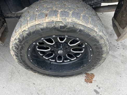 Used 2019 GMC Sierra 1500 SLE w/ SLE Value Package image 16