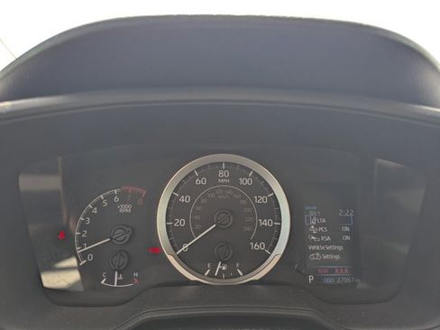 Used 2021 Toyota Corolla LE image 9