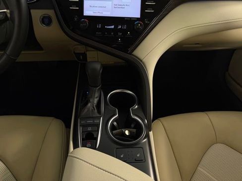 Used 2019 Toyota Camry XLE FWD image 22