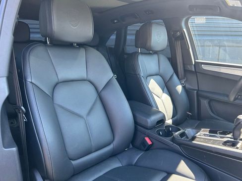 Certified 2026 Porsche Macan image 24