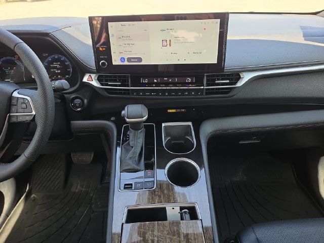 Used 2026 Toyota Sienna Limited FWD image 11