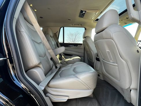 Used 2017 Cadillac Escalade Premium Luxury image 14