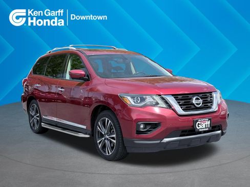 Used 2017 Nissan Pathfinder Platinum w/ Family Entertainment Package AWD/4WD image 1