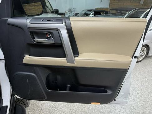 Used 2016 Toyota 4Runner SR5 Premium AWD/4WD image 31