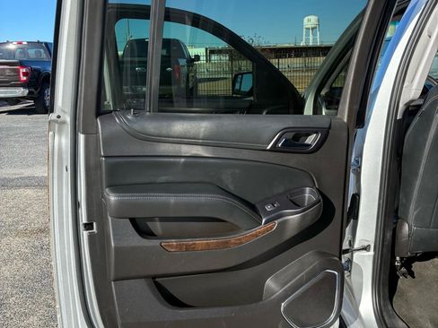 Used 2016 Chevrolet Suburban LS image 27