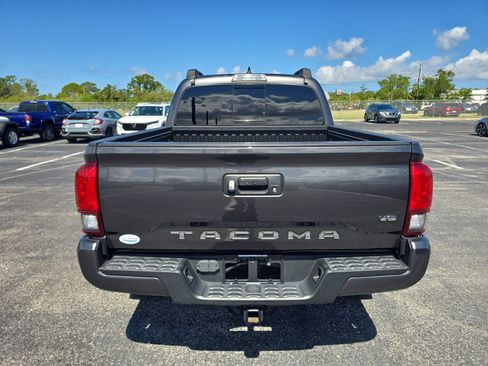 Used 2019 Toyota Tacoma TRD Sport RWD image 5