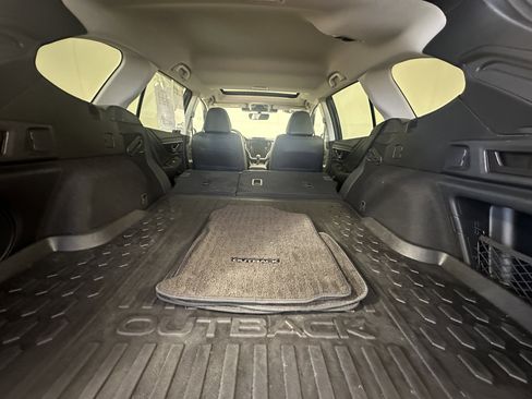 Used 2023 Subaru Outback Limited image 9