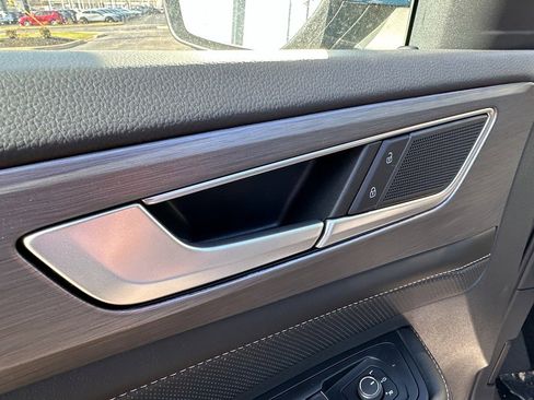 New 2026 Volkswagen Atlas Cross Sport SE image 18