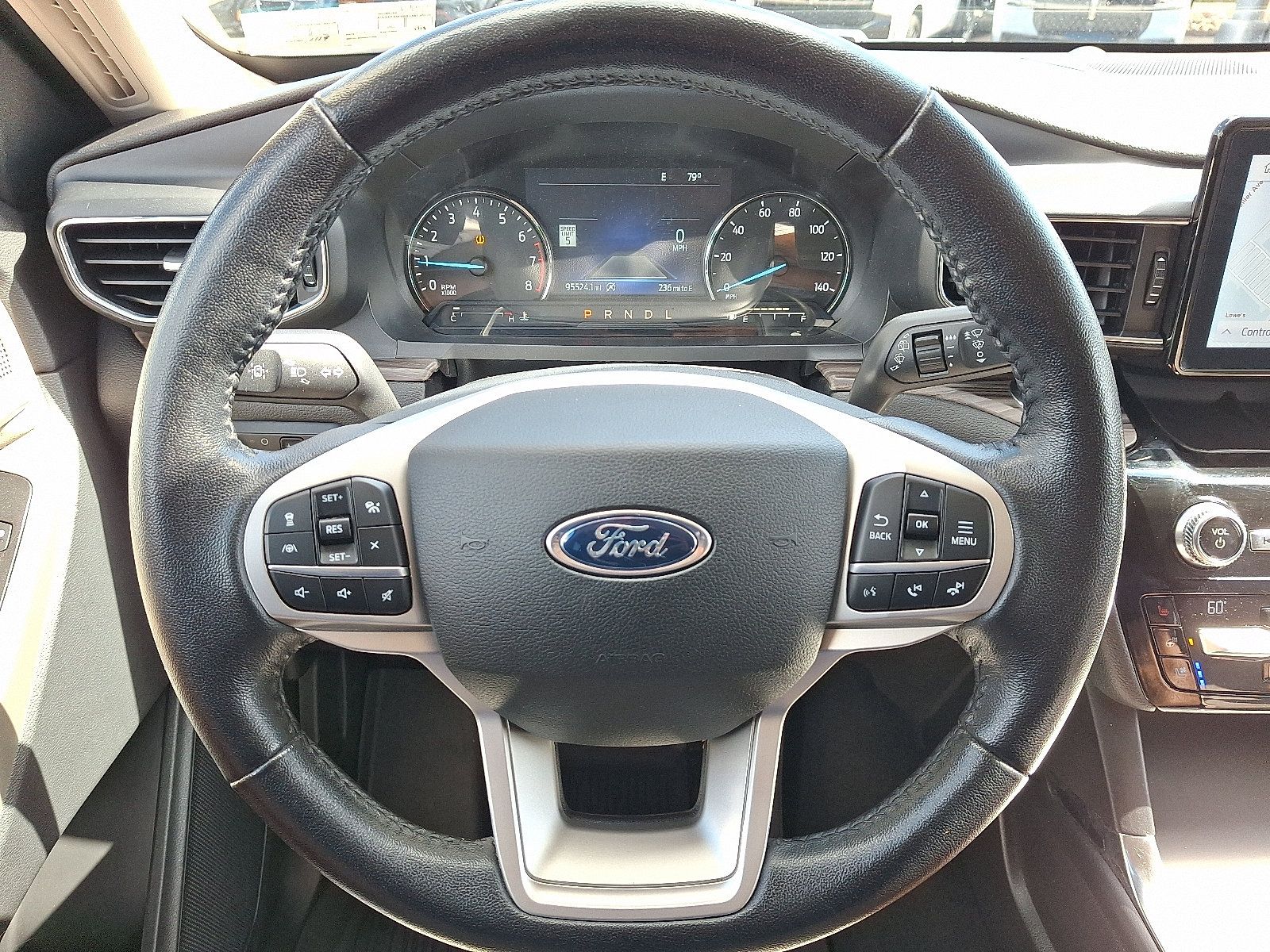 Used 2021 Ford Explorer Limited w/ Equipment Group 301A AWD/4WD image 19