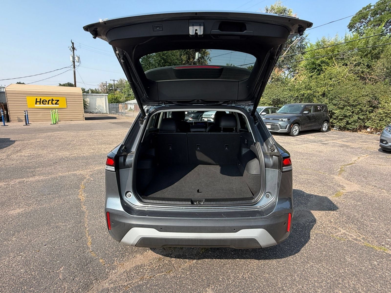 Used 2026 Volkswagen Tiguan SE AWD/4WD image 32