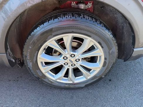 Used 2020 Ford Explorer XLT w/ Equipment Group 202A AWD/4WD image 16