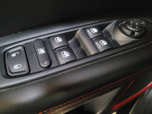Used 2019 Jeep Compass Trailhawk w/ Cold Weather Group AWD/4WD image 27