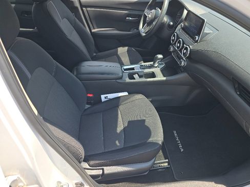 Used 2024 Nissan Sentra SV FWD image 17