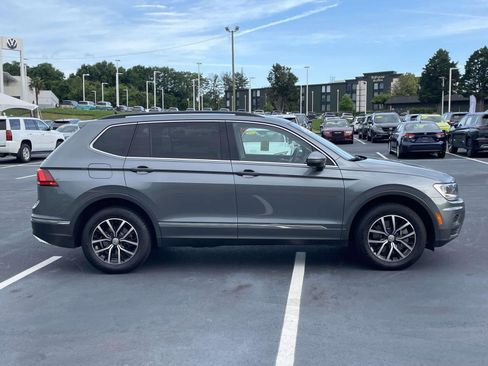 Used 2021 Volkswagen Tiguan SE FWD image 8