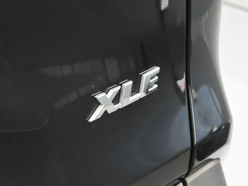 Used 2024 Toyota RAV4 XLE image 37