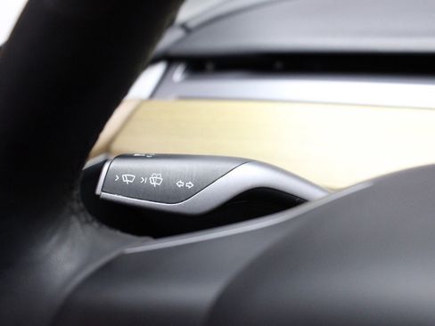 Used 2022 Tesla Model Y Long Range image 50