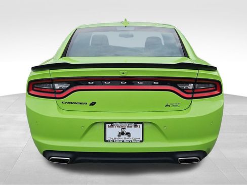 Used 2019 Dodge Charger SXT w/ Blacktop Package image 6