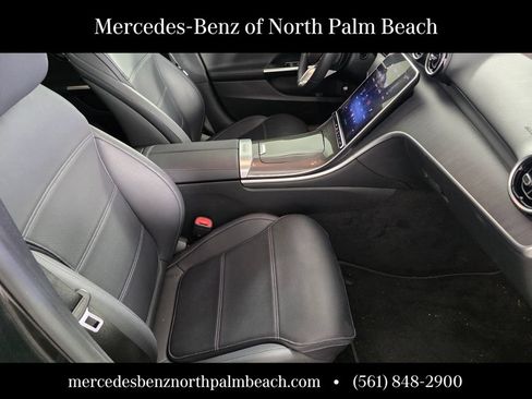 Used 2022 Mercedes-Benz C 300 Sedan image 25