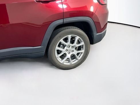 Used 2022 Jeep Compass Latitude AWD/4WD image 28