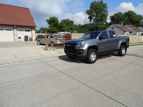 Used 2022 Chevrolet Colorado W/T w/ WT Convenience Package AWD/4WD image 7