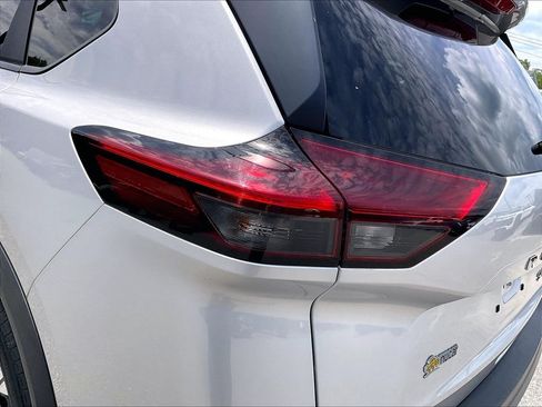 Used 2023 Nissan Rogue SV AWD/4WD image 31