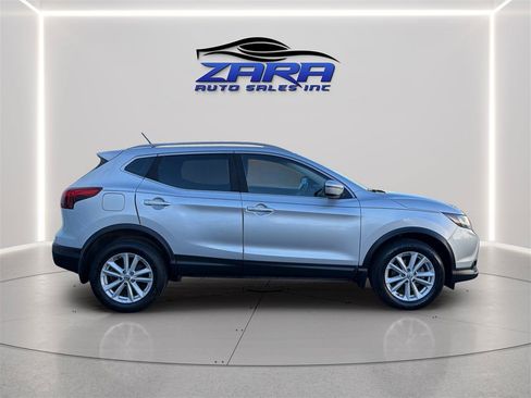 Used 2017 Nissan Rogue Sport SV AWD/4WD image 8