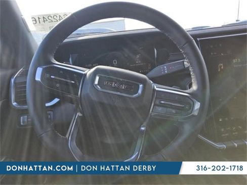 Used 2025 GMC Acadia Elevation image 2