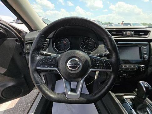 Used 2019 Nissan Rogue S w/ Special Edition Package FWD image 5