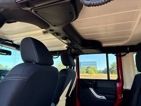Used 2018 Jeep Wrangler Unlimited Rubicon AWD/4WD image 30