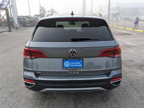 Certified 2024 Volkswagen Taos SE w/ Panoramic Sunroof Package image 8