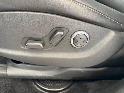 Used 2025 Genesis GV80 2.5T Standard AWD/4WD image 41