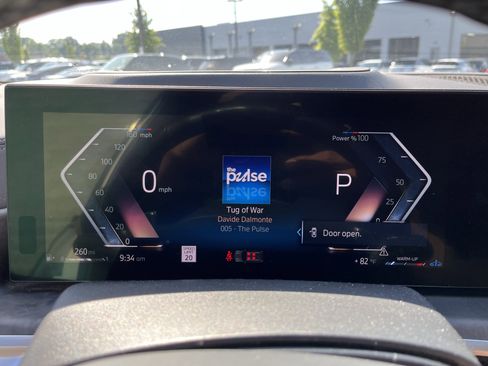 Used 2023 BMW X7 xDrive40i w/ M Sport Package AWD/4WD image 22